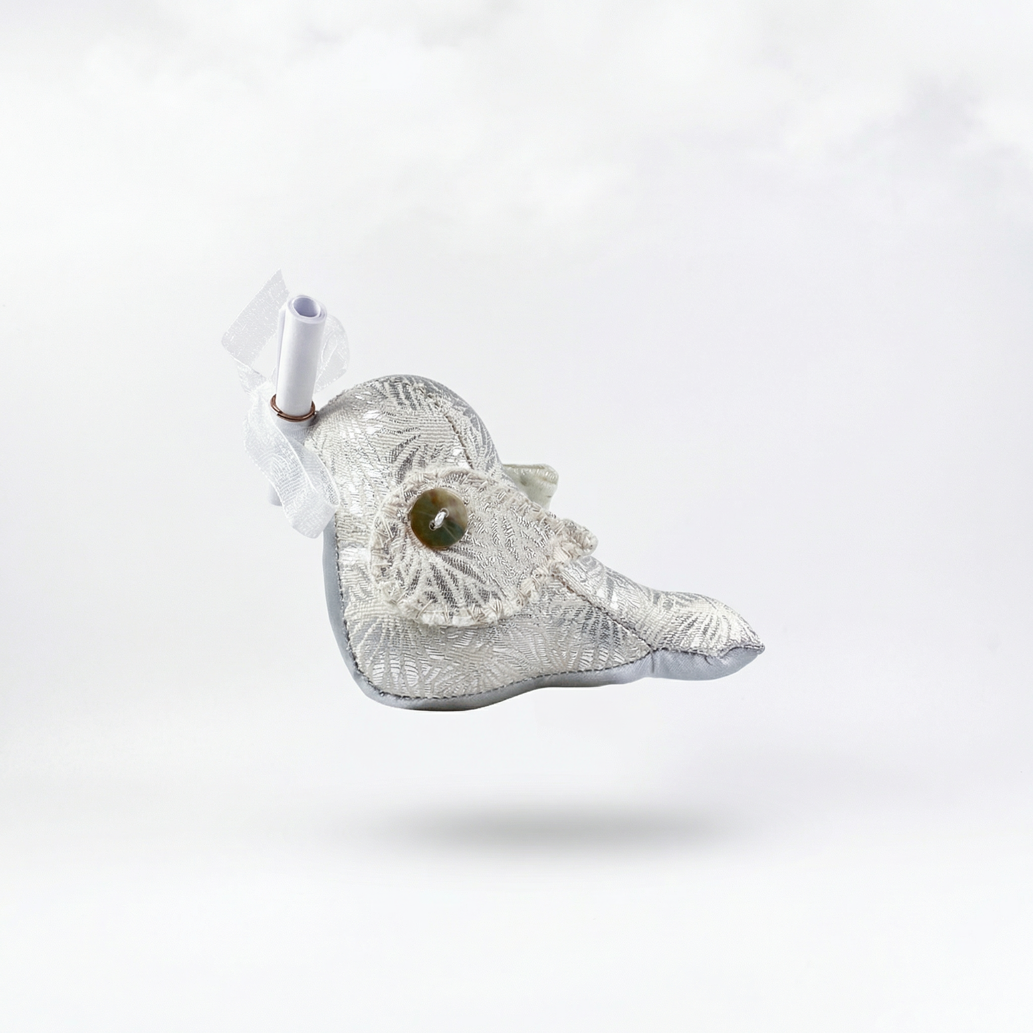 Messenger Bird – Der elegante Silber-Weiß Briefbote mit Blättermuster & Magnet