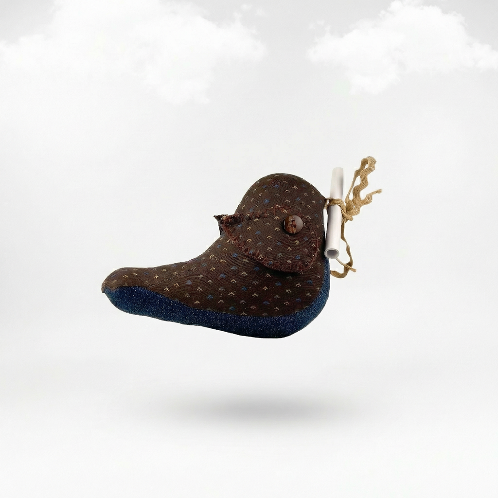 Messenger Bird – Der rustikale Braun-Blau Briefbote mit Vintage-Muster & Magnet