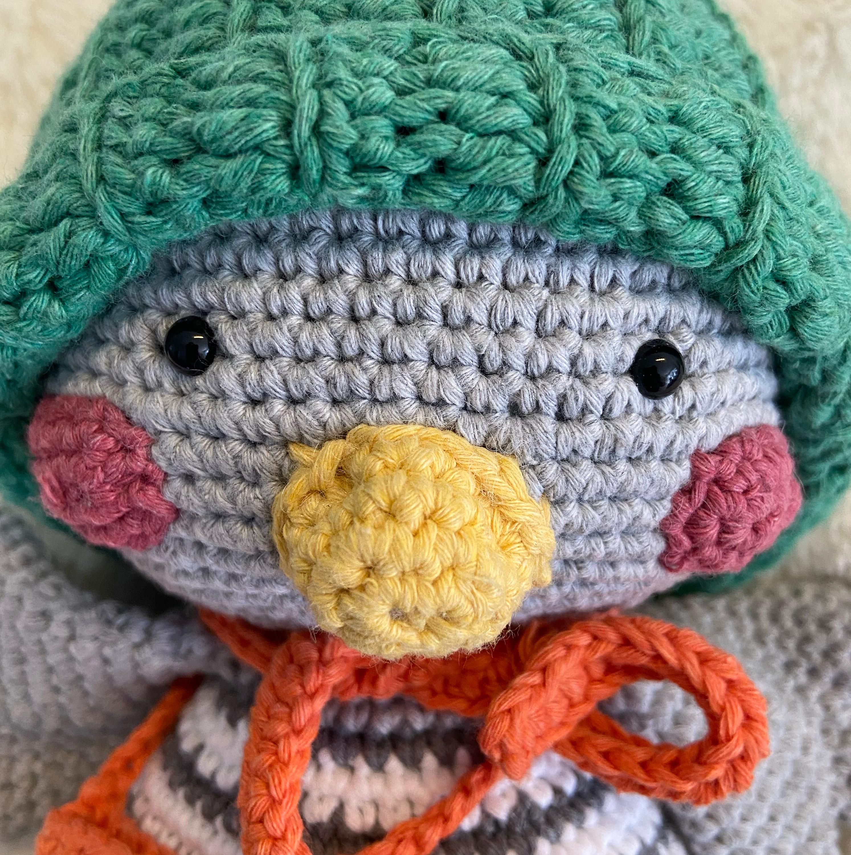 Amigurumi Ente Finn aus Bio-Baumwolle, gehäkelt, Stofftier, 18 cm, Kuscheltier, Geschenkidee, Spielzeug für Kinder