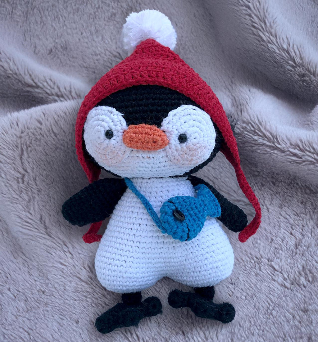 Amigurumi Pinguin  "Chilly Pippin" gehäkelt aus Bio-Baumwolle, Handarbeit, ca. 20cm, Stofftier, nachhaltiges Kuscheltier, Geschenkidee