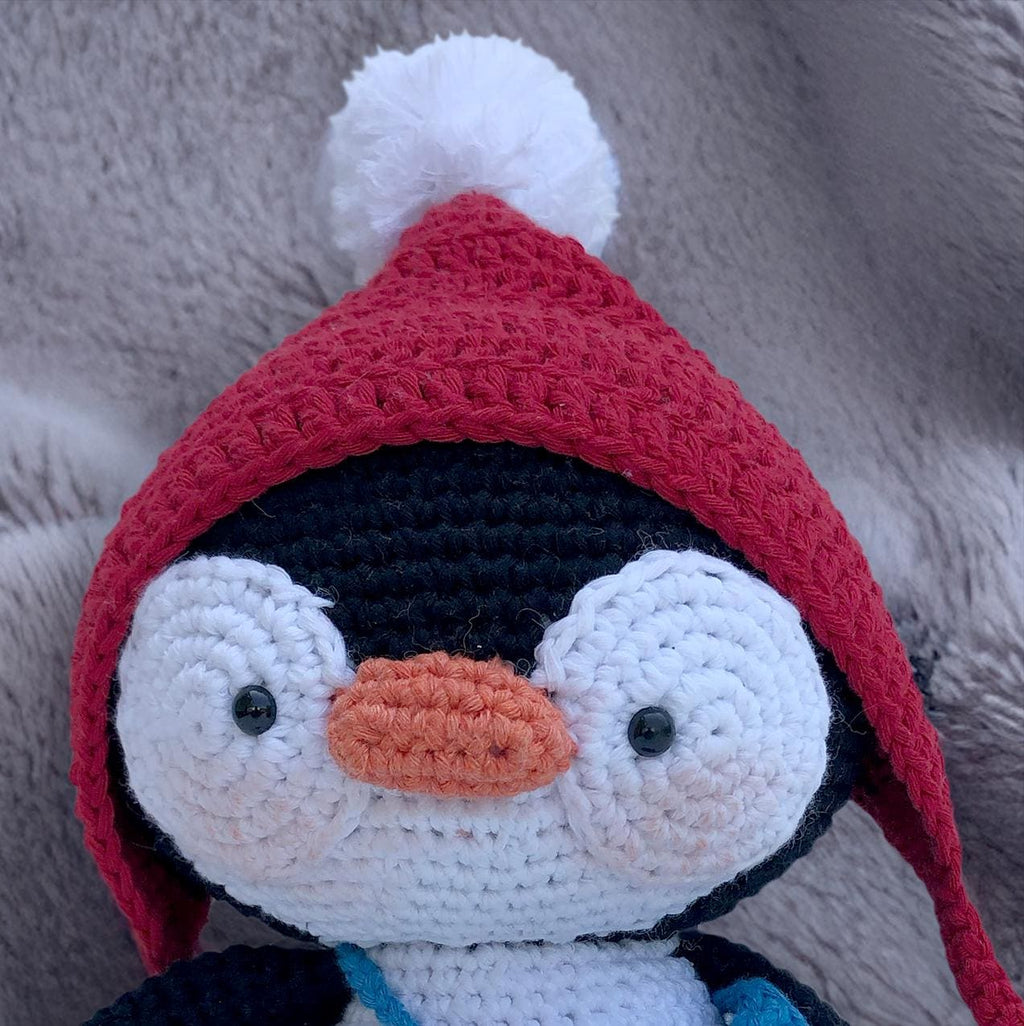 Amigurumi Pinguin  "Chilly Pippin" gehäkelt aus Bio-Baumwolle, Handarbeit, ca. 20cm, Stofftier, nachhaltiges Kuscheltier, Geschenkidee