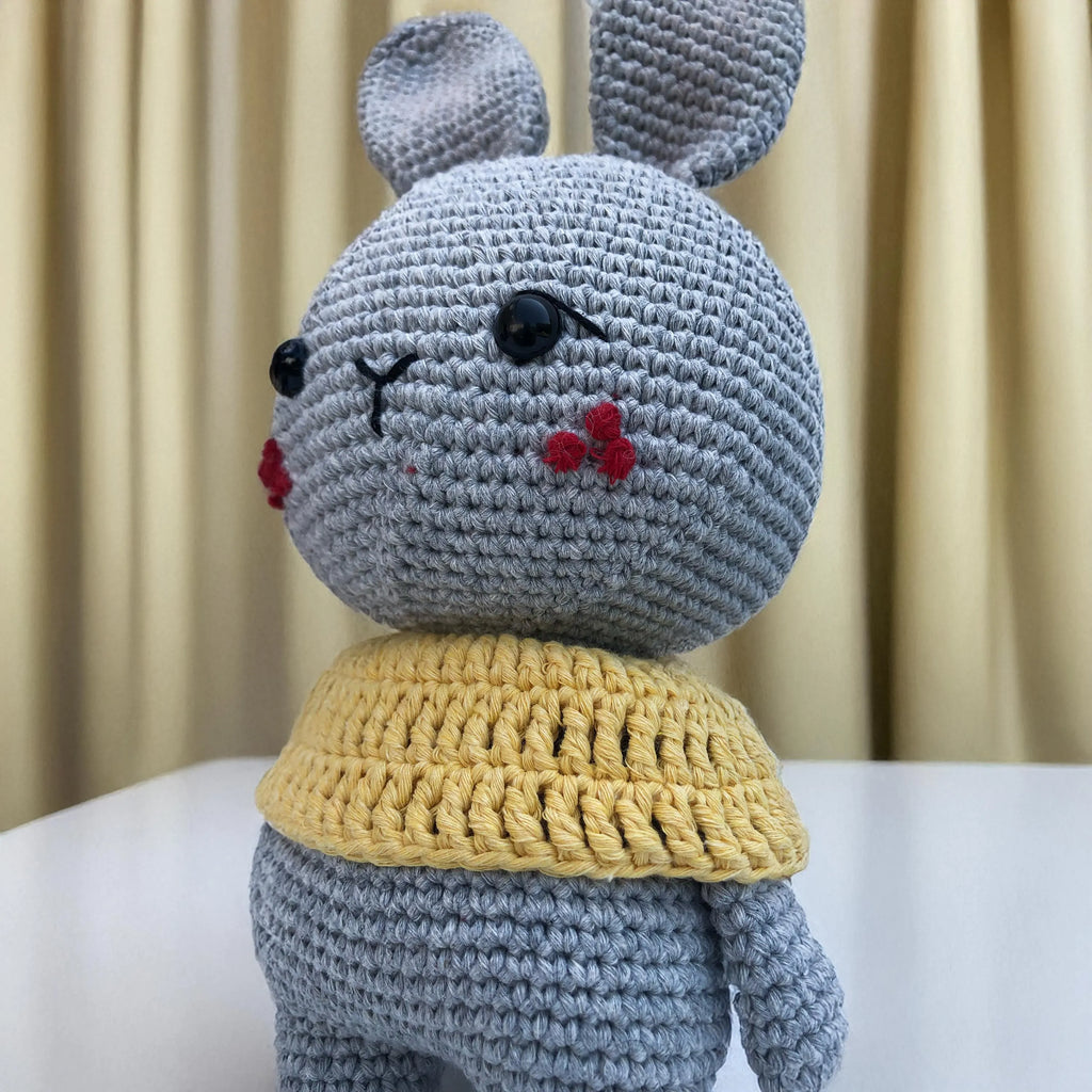 ZIGGY Hase Amigurumi aus Bio-Baumwolle – Handgehäkeltes Stofftier, Kuscheltier, Unikat, Geschenkidee, Babyspielzeug,  Naturmaterialien