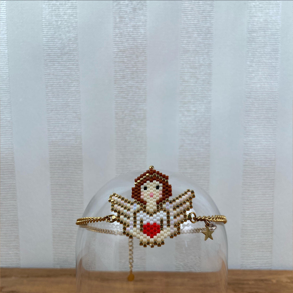 Handgefertigtes Armband mit Miyuki-Perlen – Engelmotiv mit rotem Herz Mit kleinem Sternanhänger und funkelndem Kristall-Detail, Schutzengel