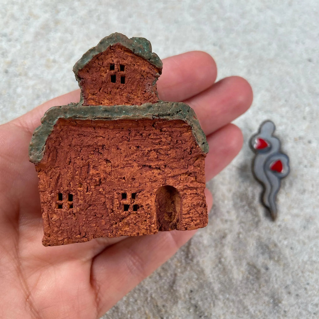 Handgemachtes Keramikhaus mit Sterling Silber 925 Herz Ohrringen